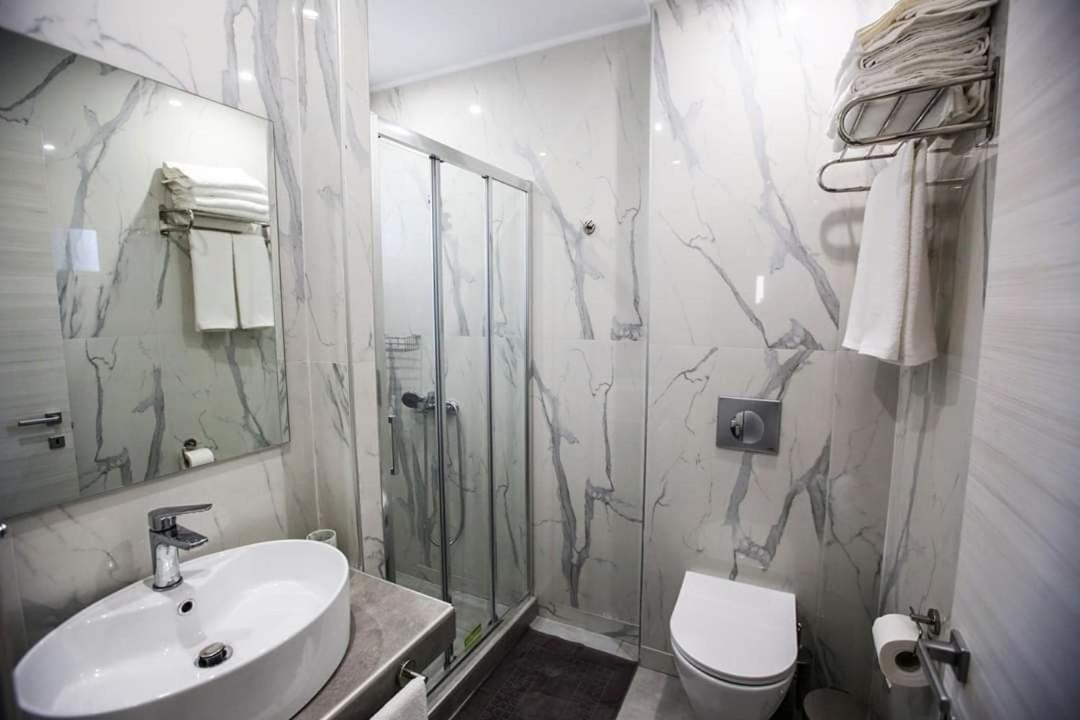 Stella Boutigue Rooms Néa Péramos Εξωτερικό φωτογραφία